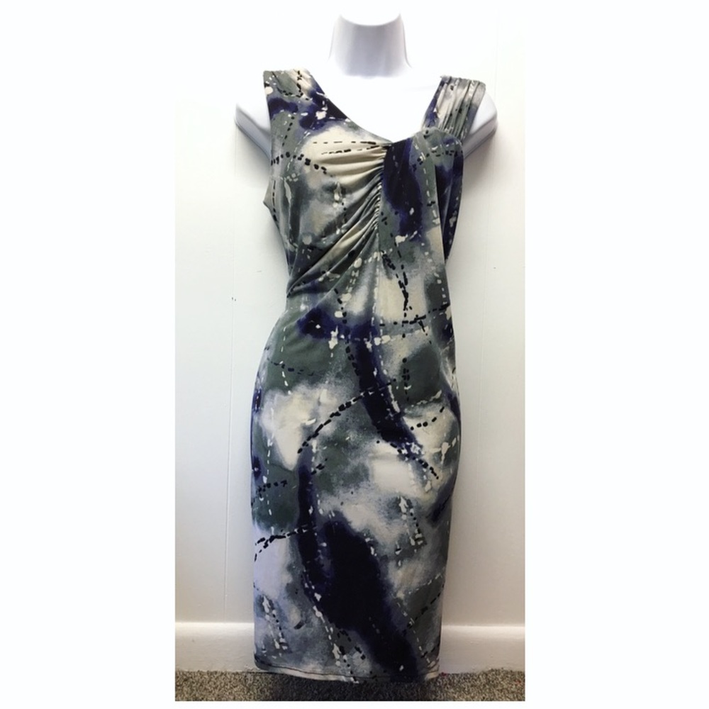 Simple Vera Wang | Asymmetrical Dress Fun Pattern •